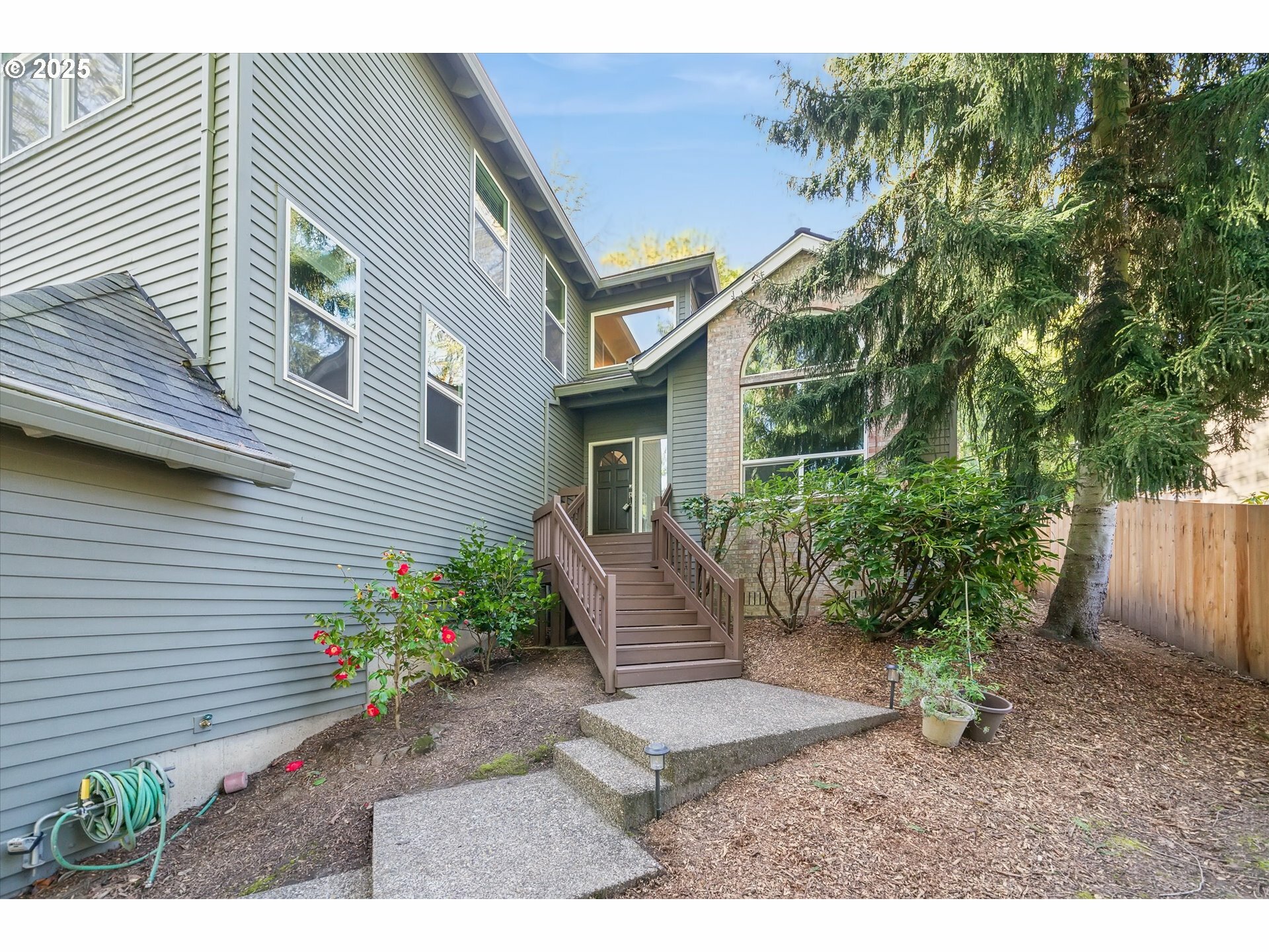 Property Photo: 3722 SW Cullen Blvd OR 97221