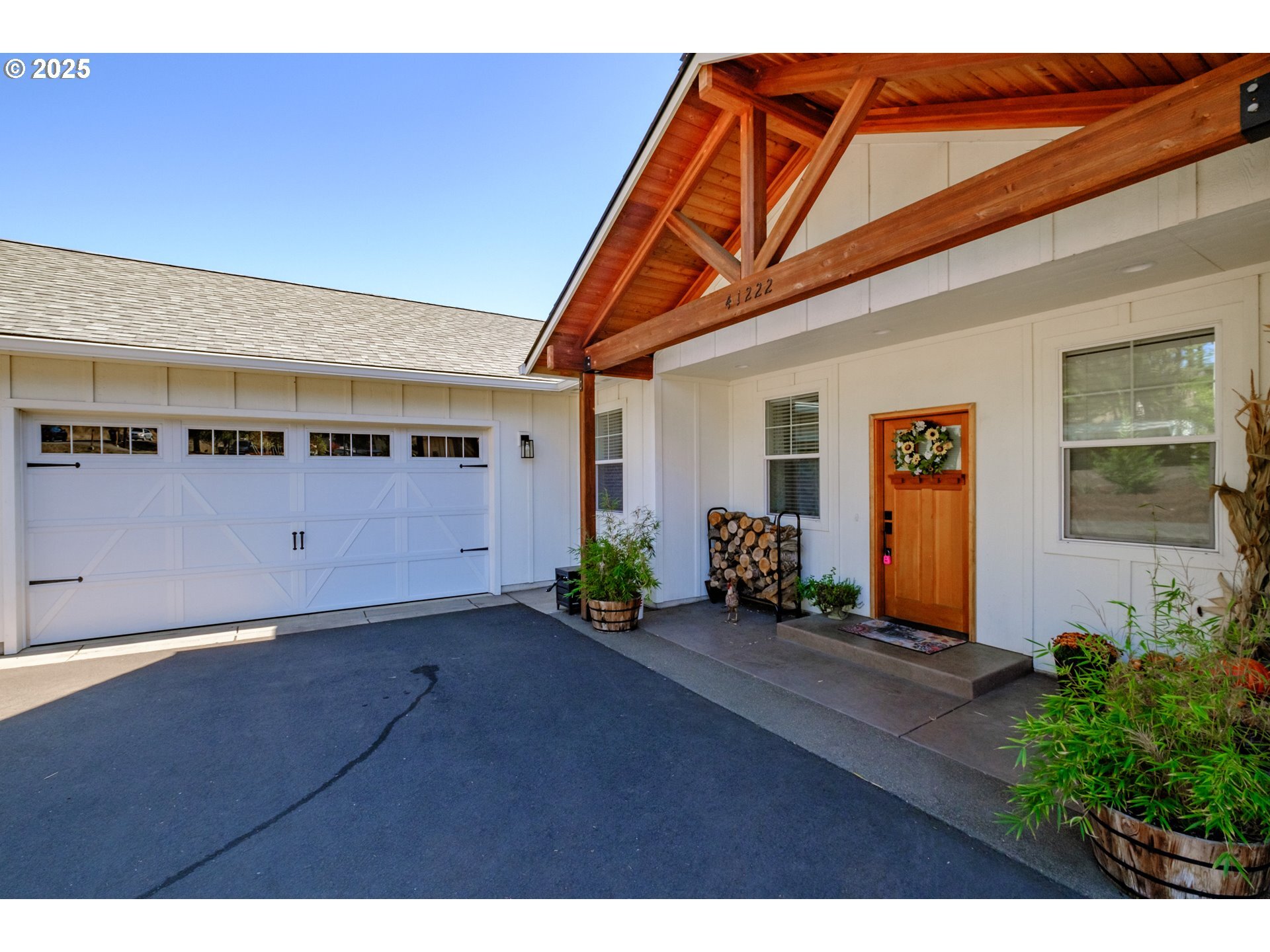 Property Photo:  41222 Highway 228  OR 97386 