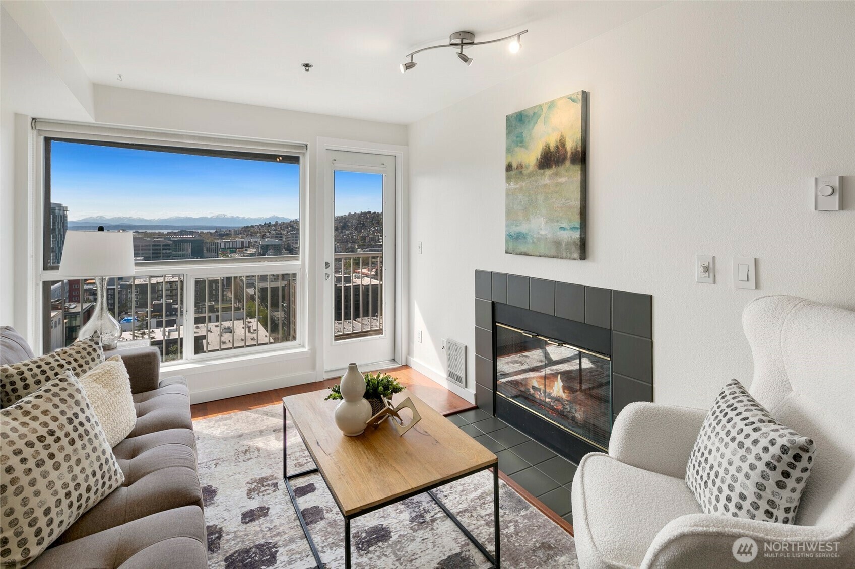 530  Melrose Avenue E 602  Seattle WA 98102 photo