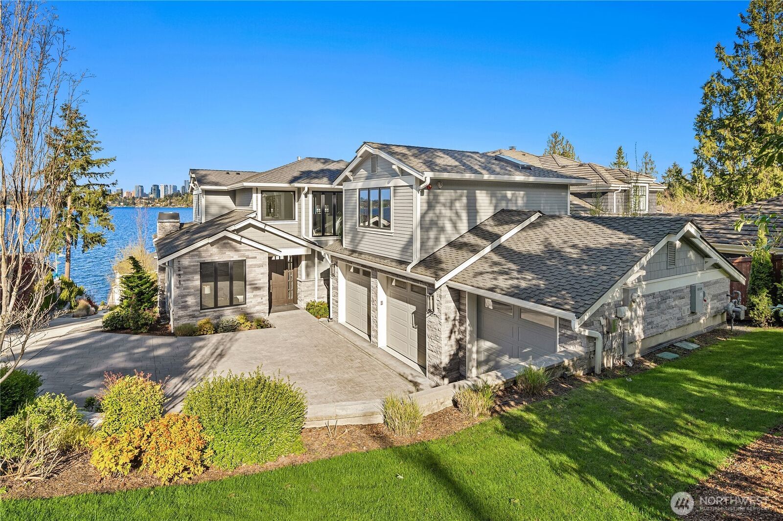 Property Photo:  7254 N Mercer Way  WA 98040 