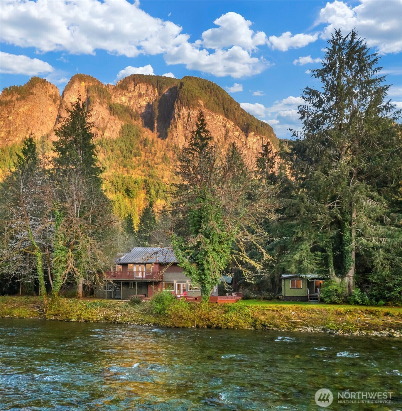 Property Photo: 7517 Moon Valley Road SE WA 98045