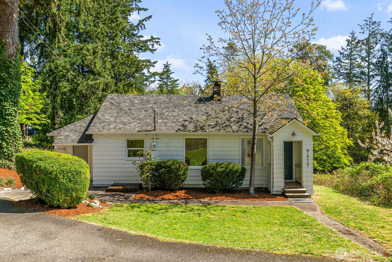 Property Photo: 9417 Peacock Hill Avenue WA 98332