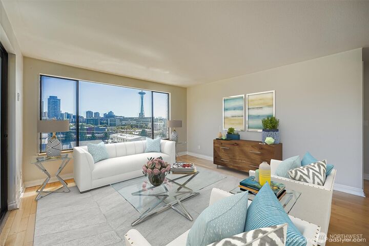 Property Photo:  610  Aloha Street 401  WA 98109 