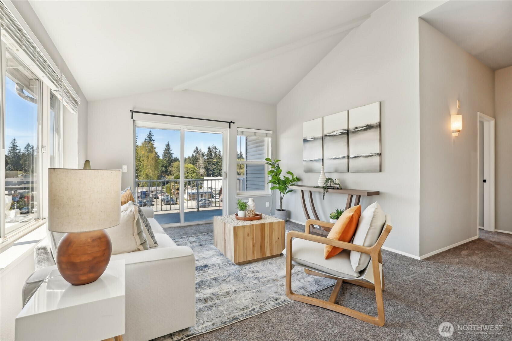 Property Photo: 13227 35th Avenue NE 4 WA 98125