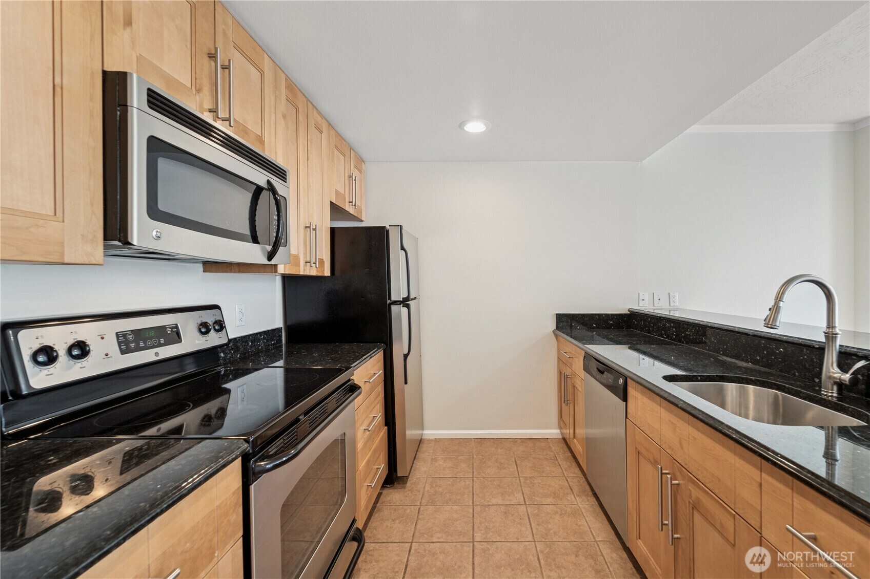 Property Photo: 2600 2nd Avenue 410 WA 98121