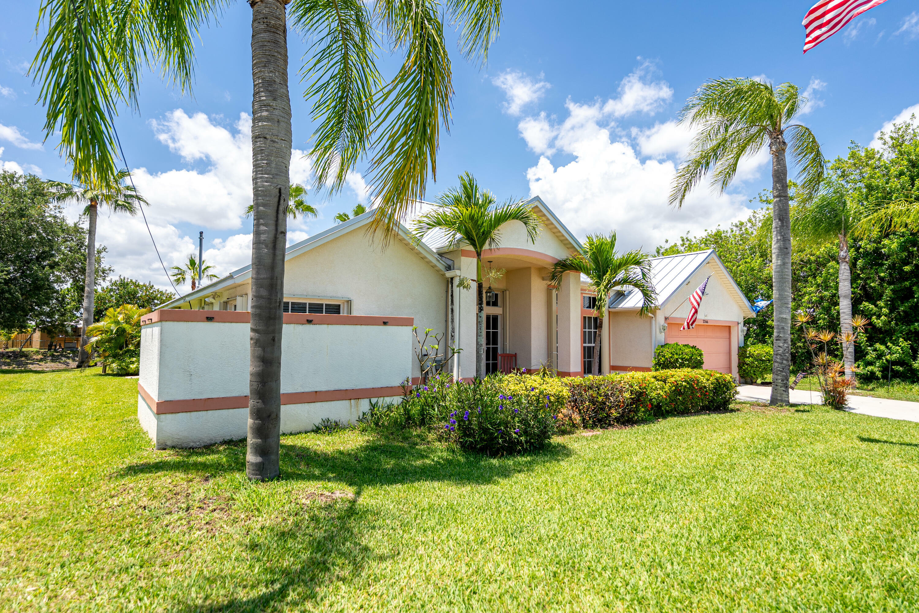 Property Photo: 2266 SW Monterrey Lane FL 34953