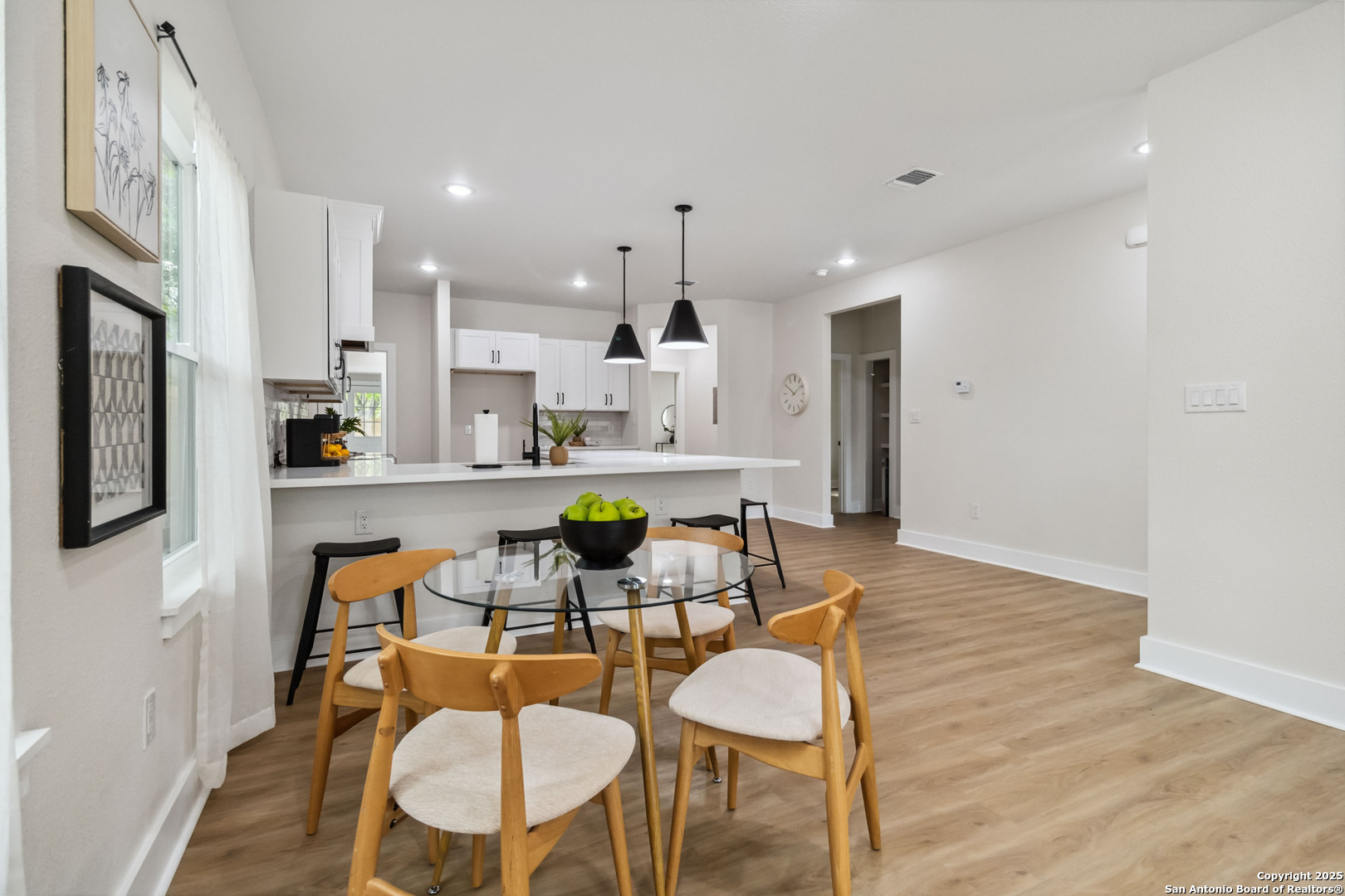 Property Photo: 239 Carle Ave TX 78204