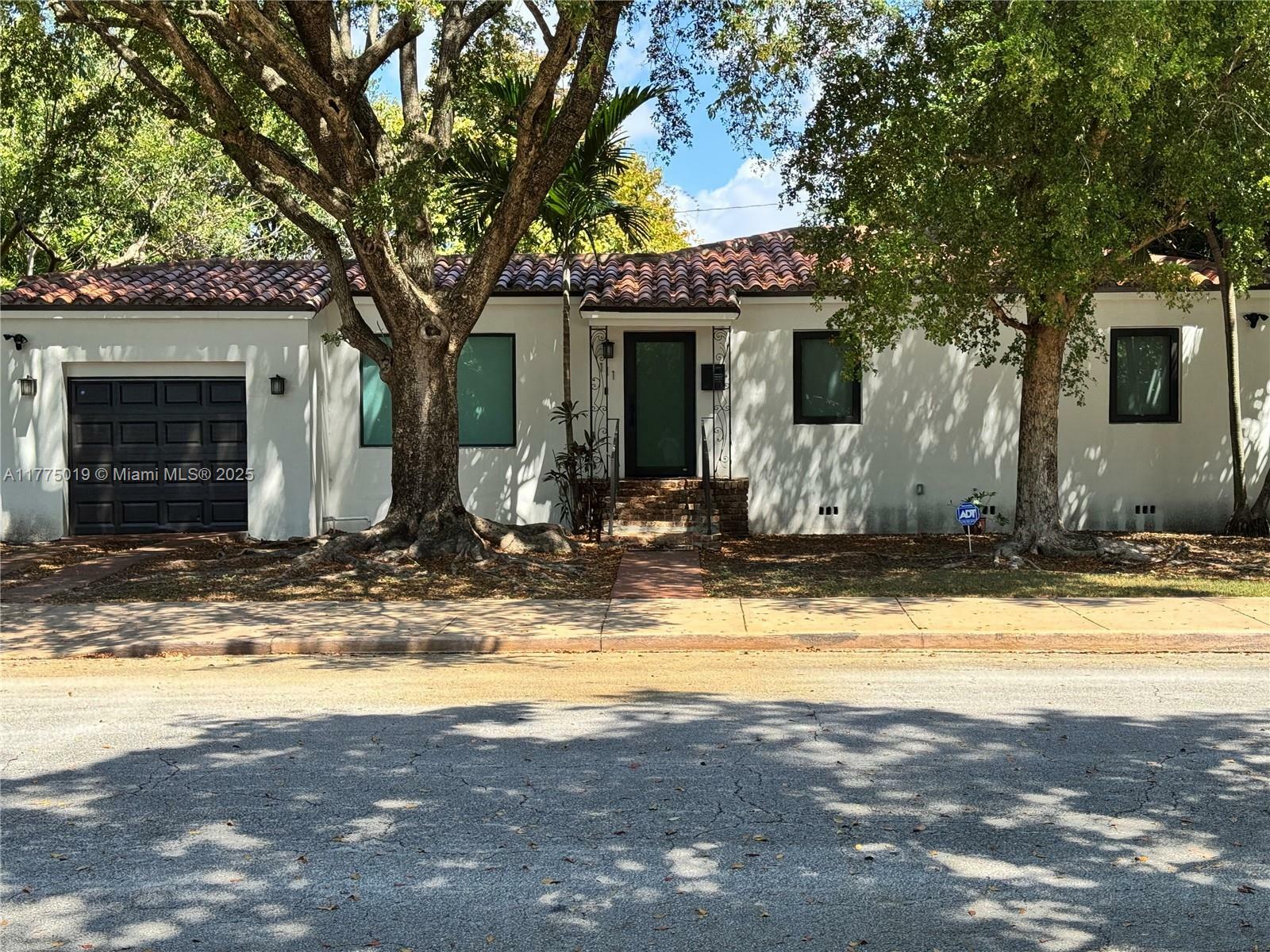 Property Photo: 111 Avila Ct 111 FL 33134