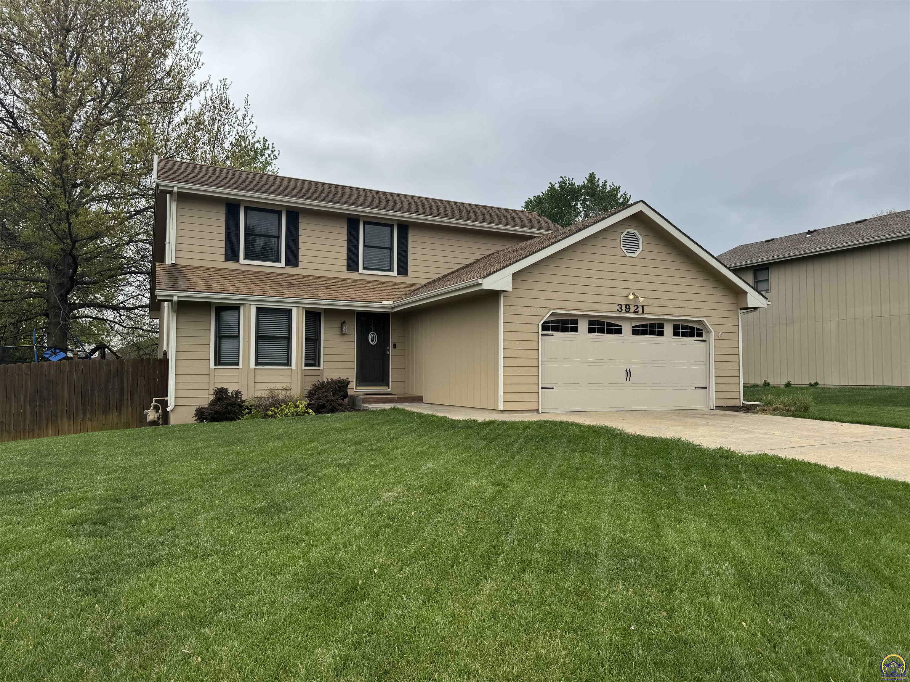 Property Photo: 3921 SW 38th Ln KS 66610