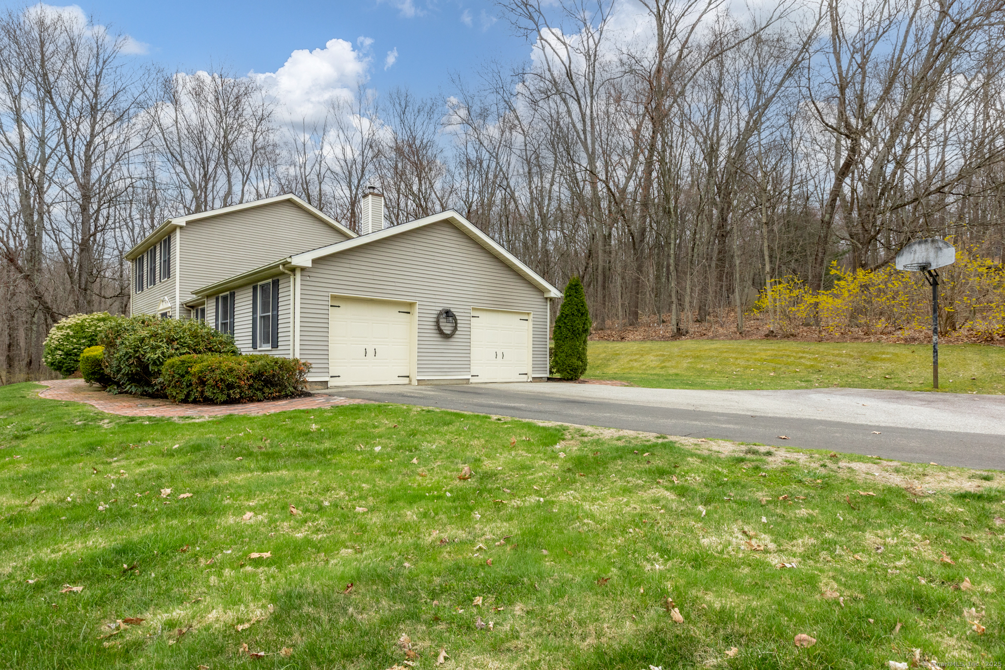 Property Photo: 16 Windrush Lane CT 06232