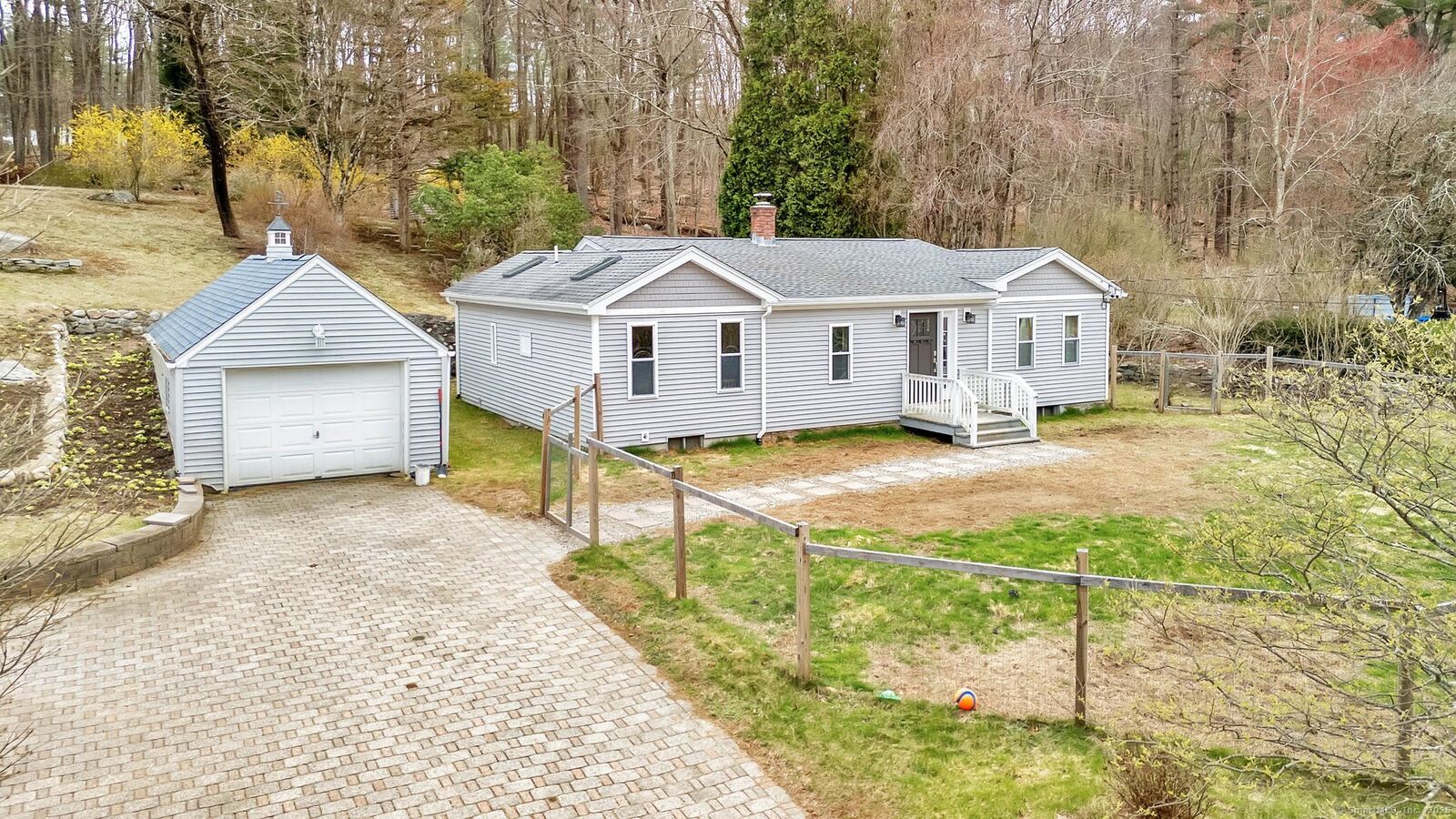 Property Photo:  180 Route 6  CT 06237 