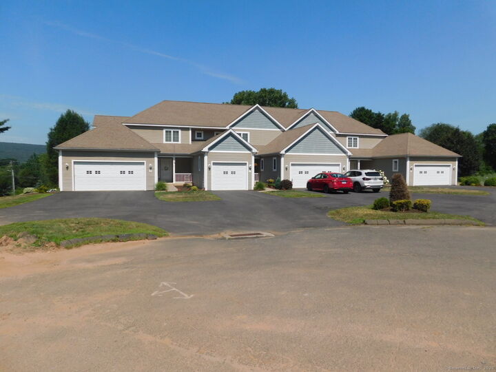 Property Photo:  1985 West Street 11  CT 06489 