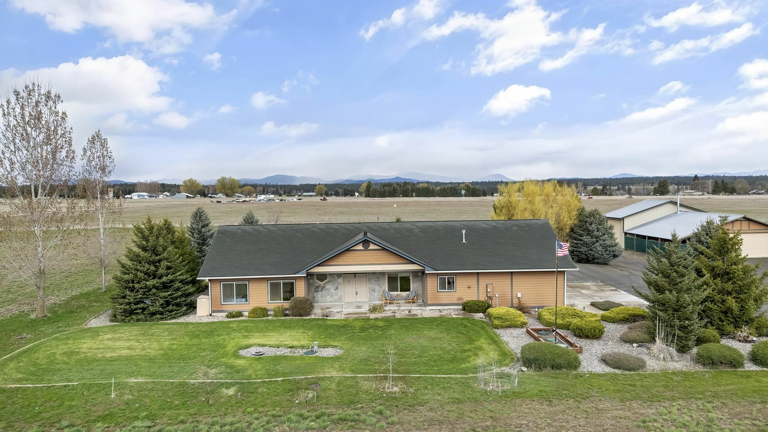 Property Photo:  3308 W Denison Rd  WA 99006 