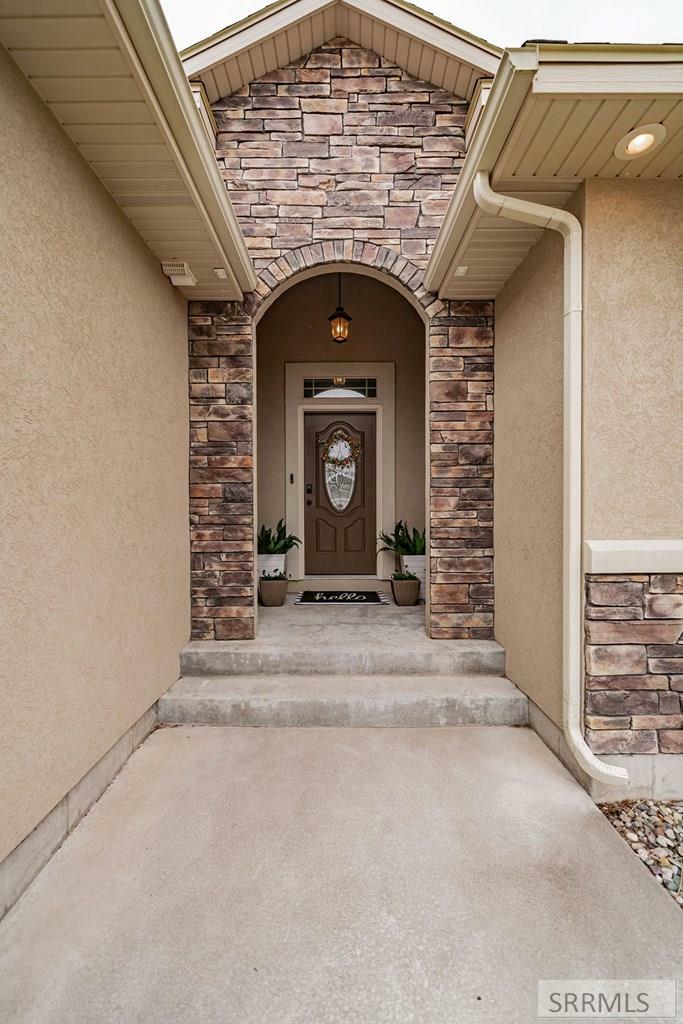 Property Photo: 671 Lapoloma Drive ID 83404