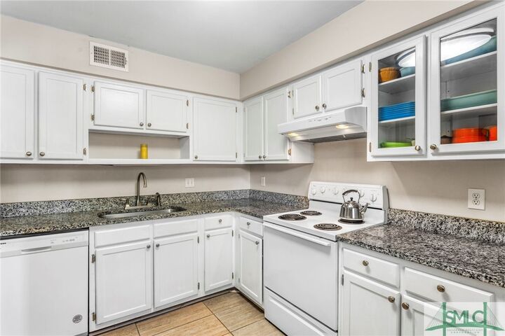 Property Photo: 39 Helmsman Court GA 31410