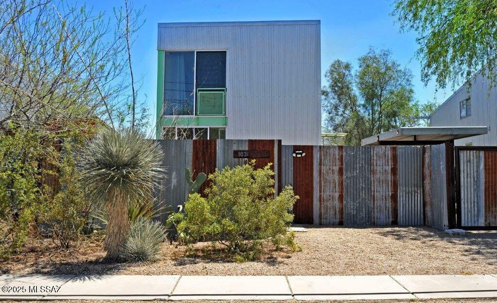 Property Photo: 1030 E 17th Street AZ 85719