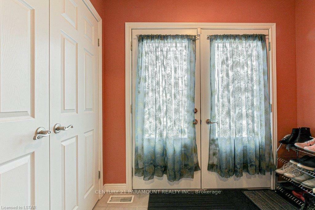 Property Photo: 2020 Denview Avenue ON N6G 0G3