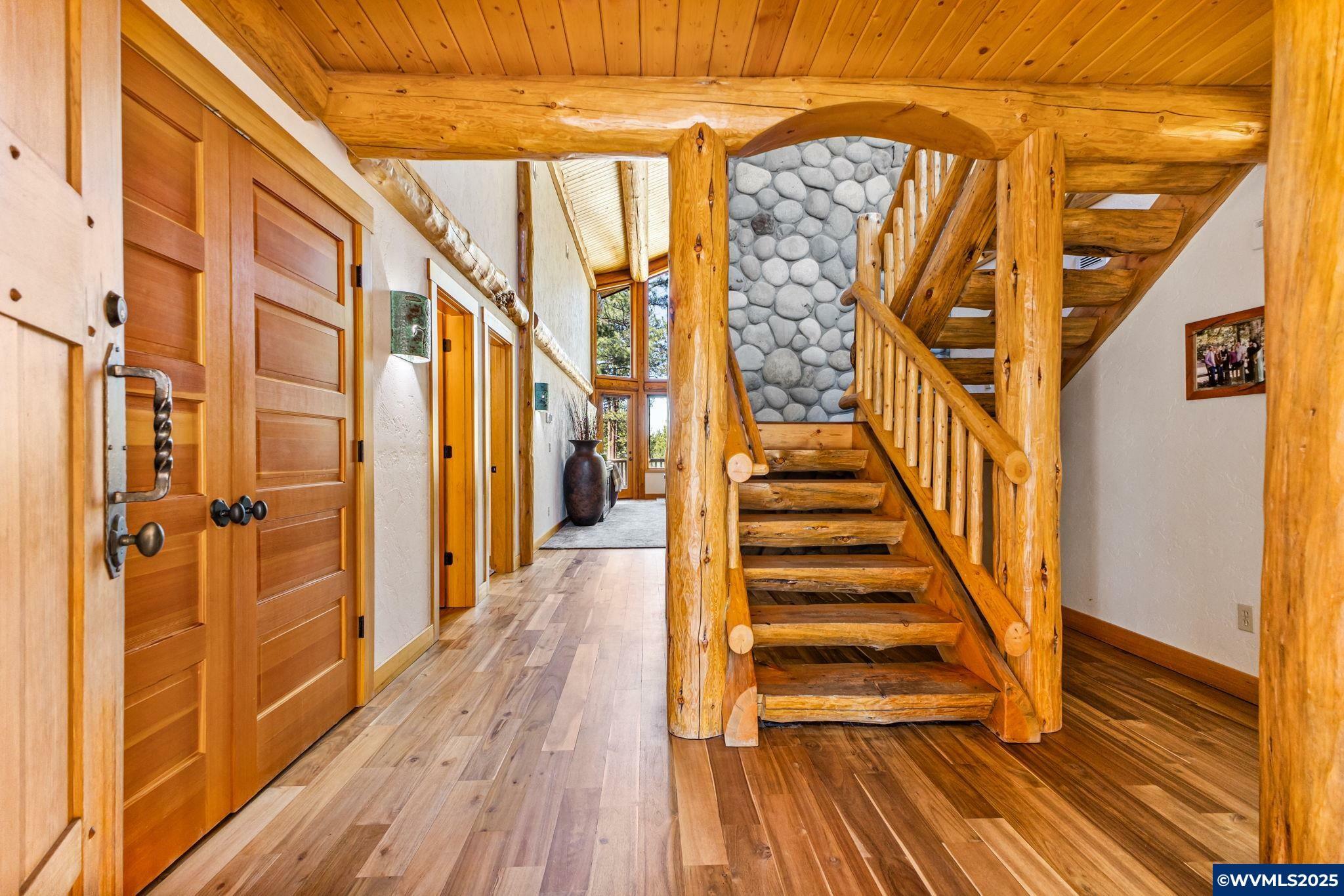 Property Photo: 16179 Foothill Lp OR 97759