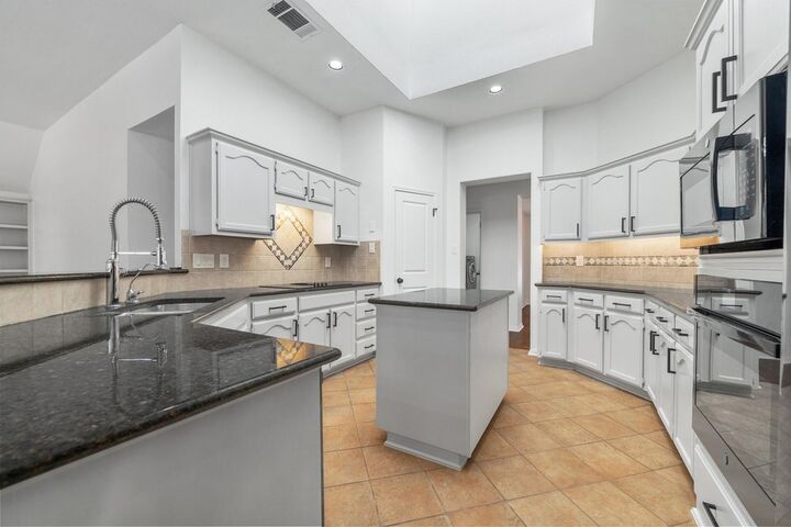 Property Photo: 209 El Rio Drive TX 78734