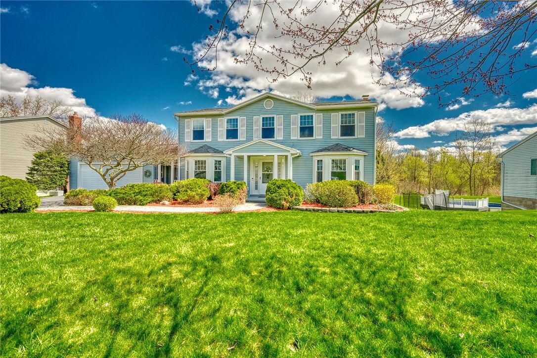 Property Photo:  40 Rosscommon Crescent  NY 14450 