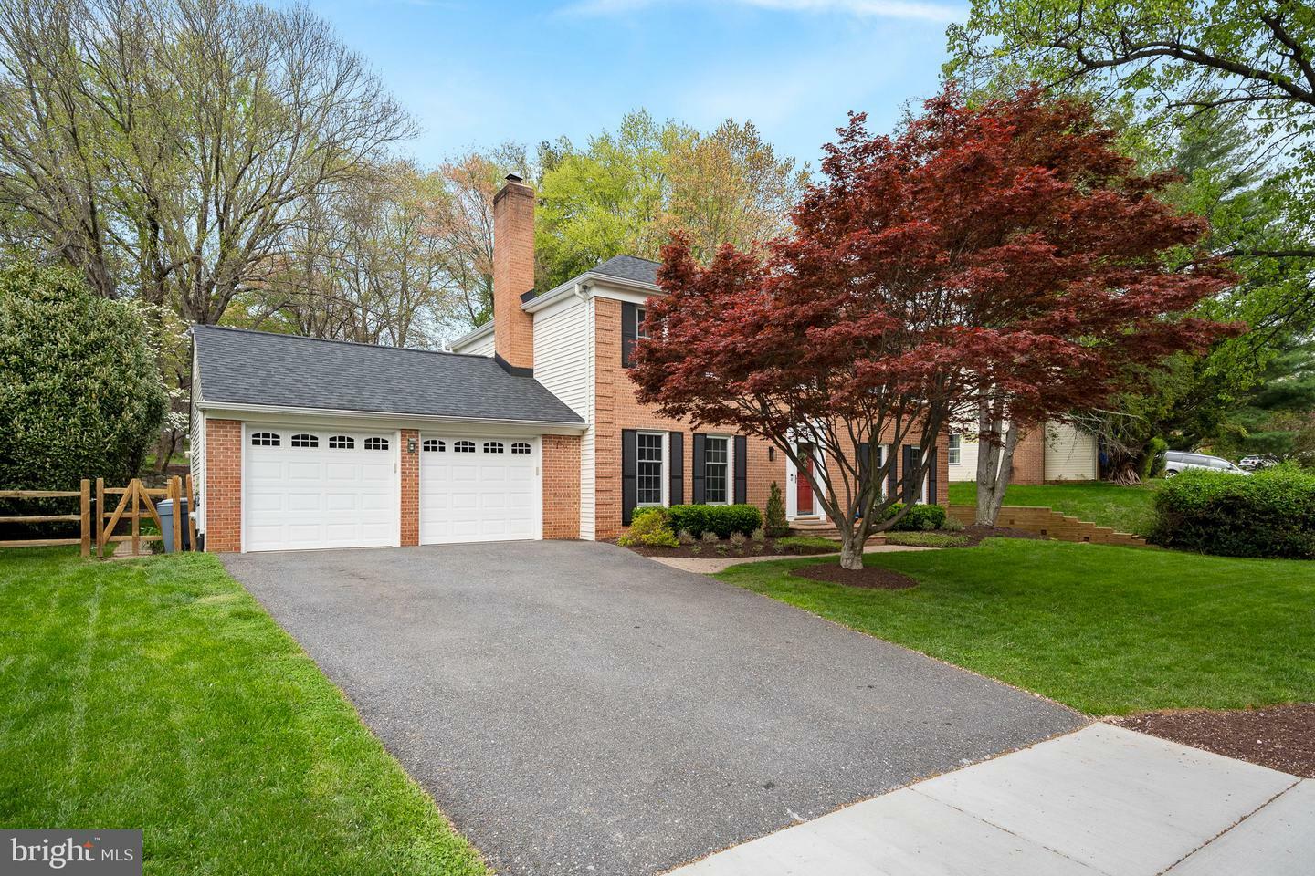 Property Photo: 8 Turnham Court MD 20878