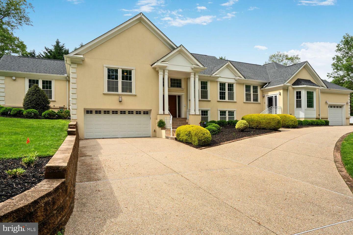 Property Photo: 7201 Thomas Branch Drive MD 20817