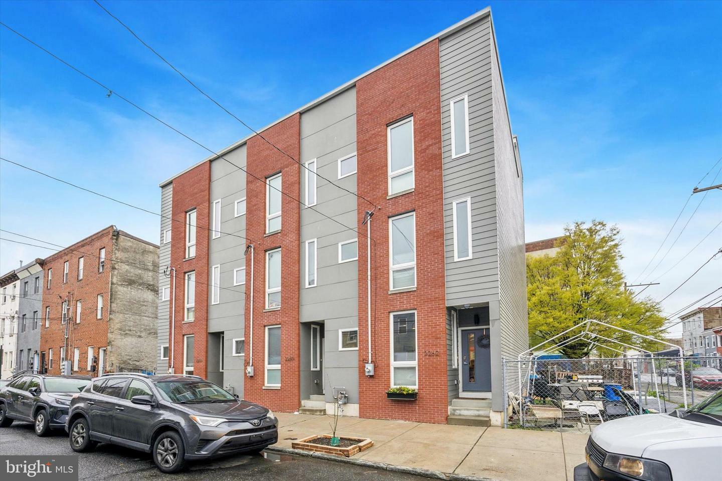 2262 N Howard Street  Philadelphia PA 19133 photo