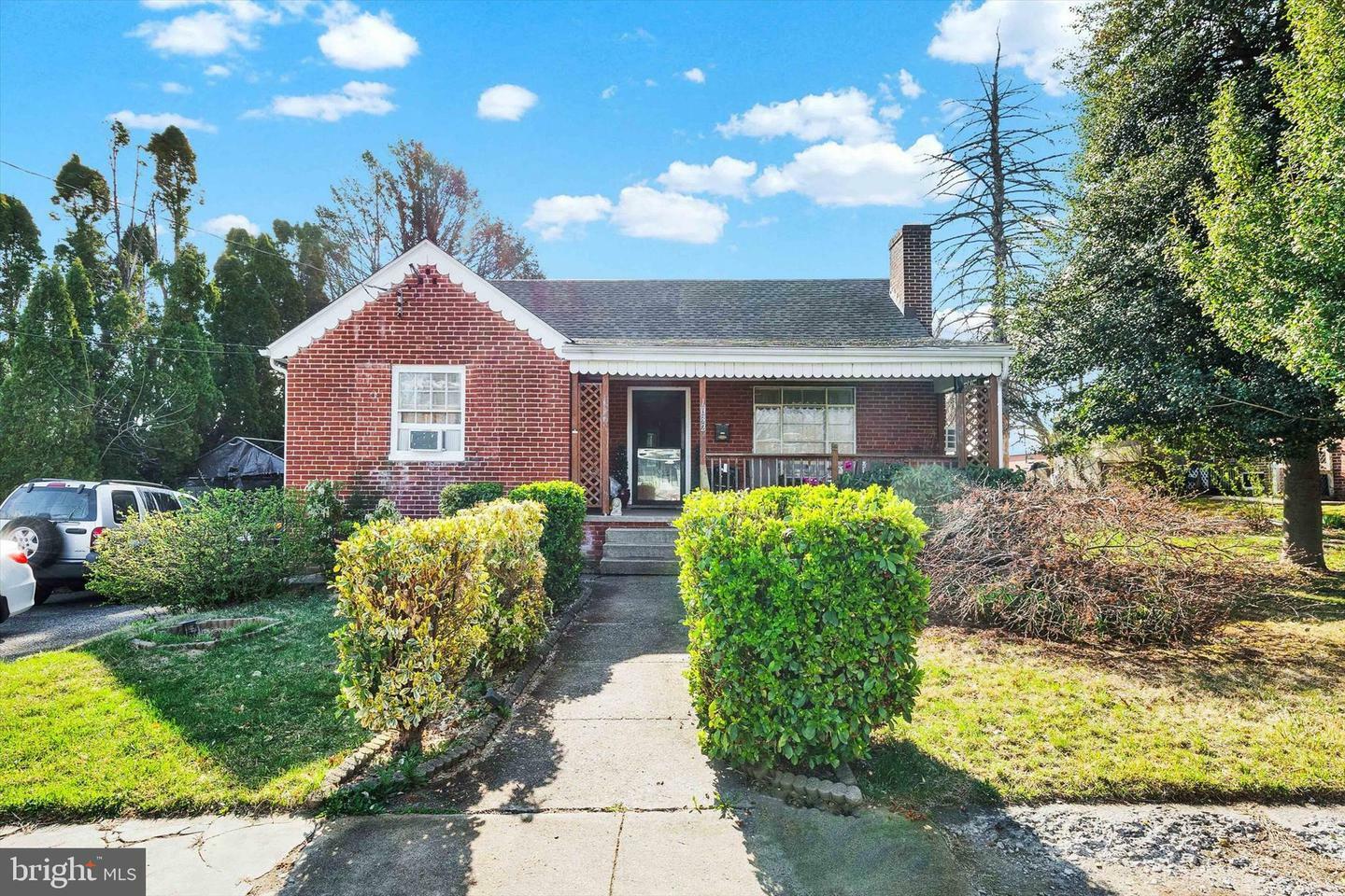 Property Photo:  1032 High Street  PA 17603 