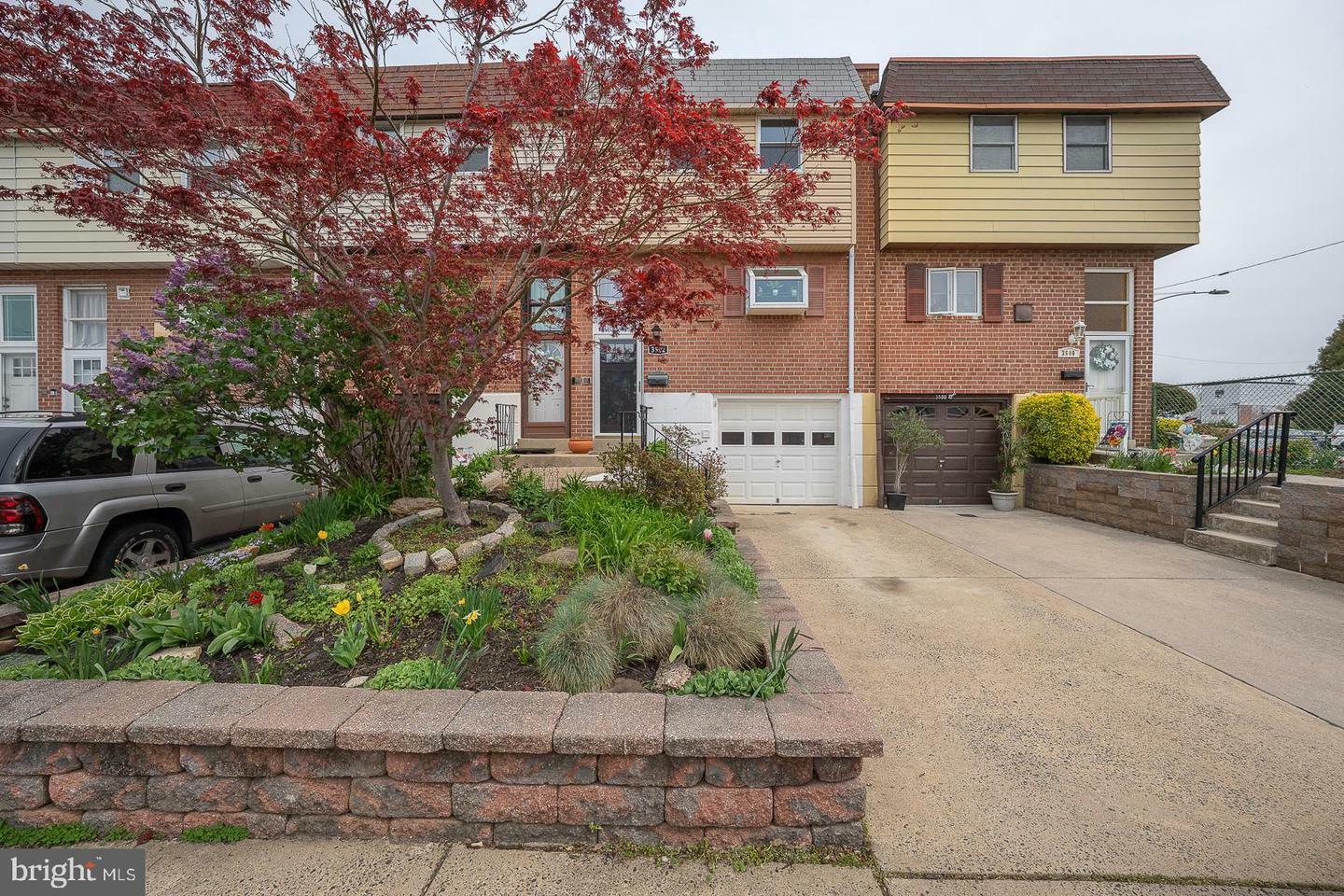 3502 Sussex Lane  Philadelphia PA 19114 photo