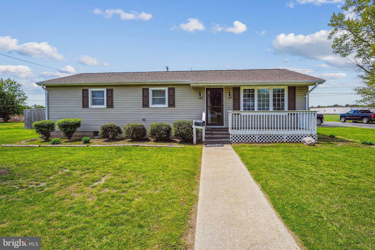 Property Photo: 416 Oak Road DE 19973
