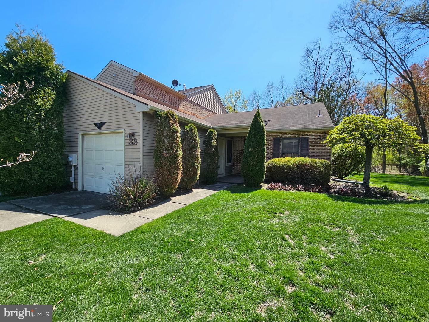 33 E Oleander Drive  Mount Laurel NJ 08054 photo