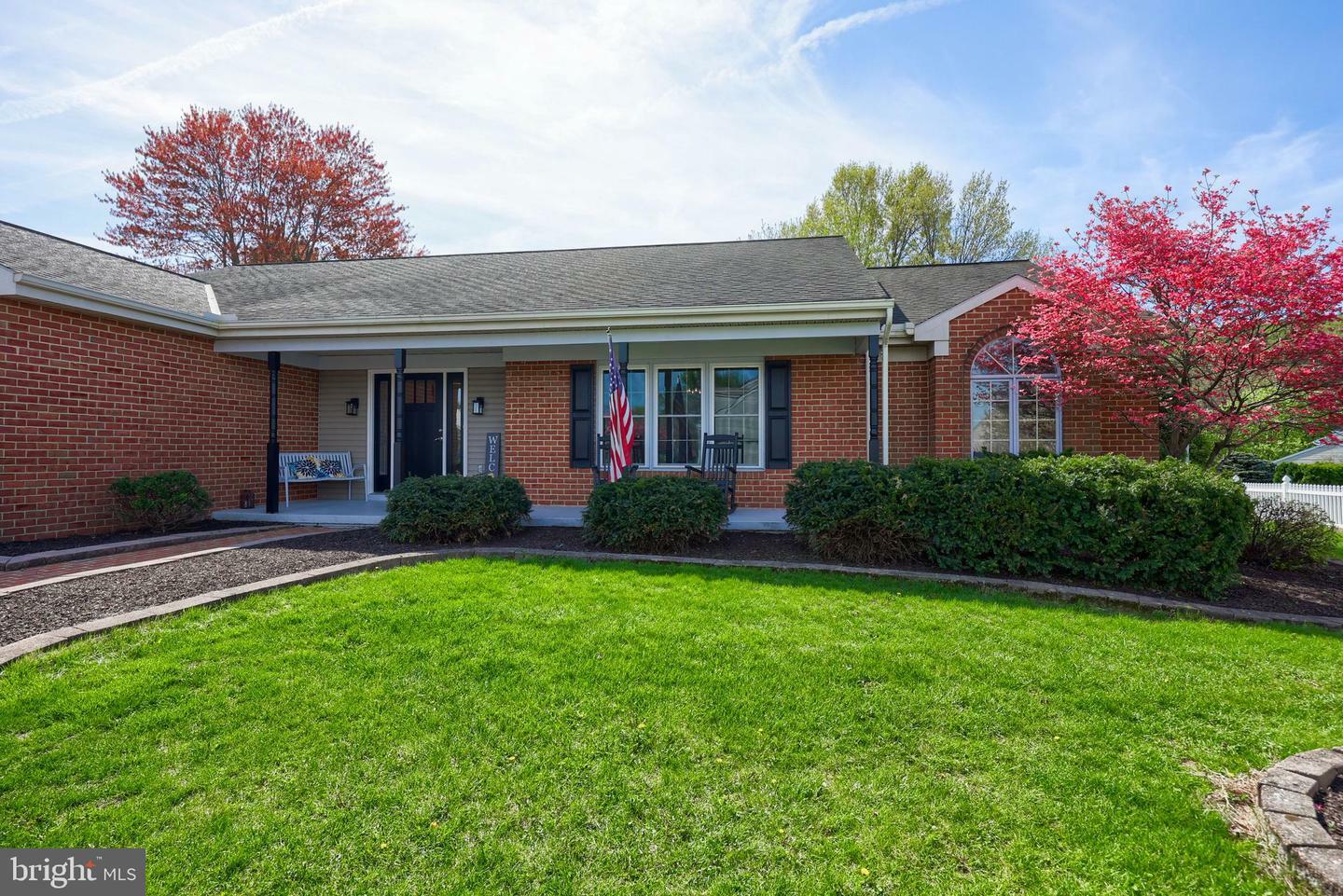 Property Photo: 55 Horseshoe Drive PA 17522