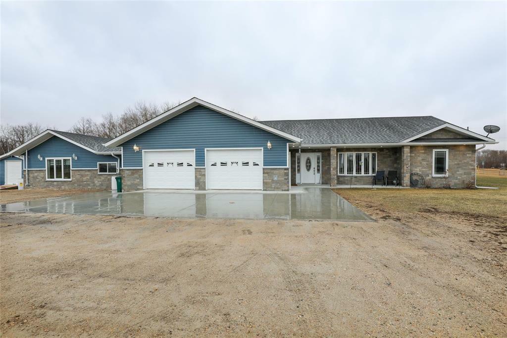 Property Photo: 25 Twilight Drive MB R0A 1T0