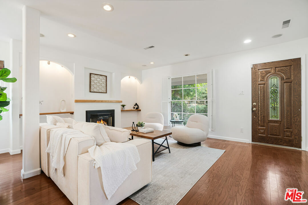 Property Photo: 7393 W 81st St CA 90045