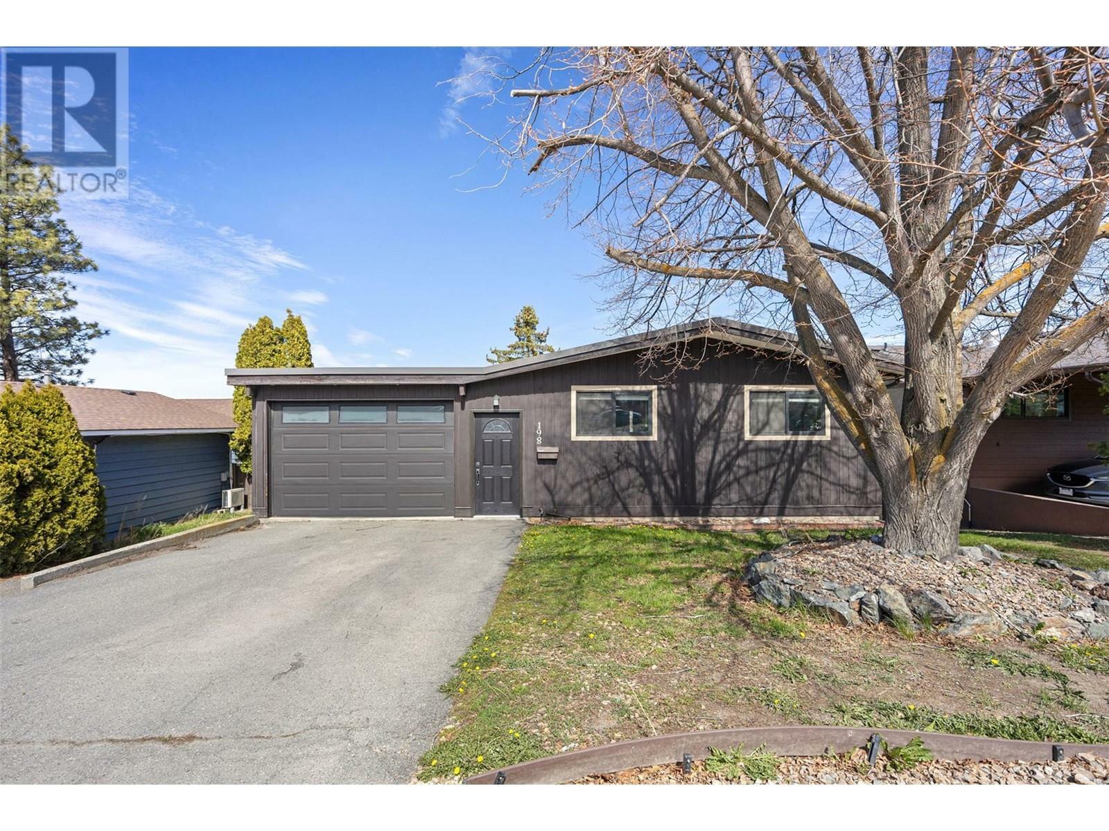Photo de la propriété:  198 Robson Drive  BC V2E 1W1 