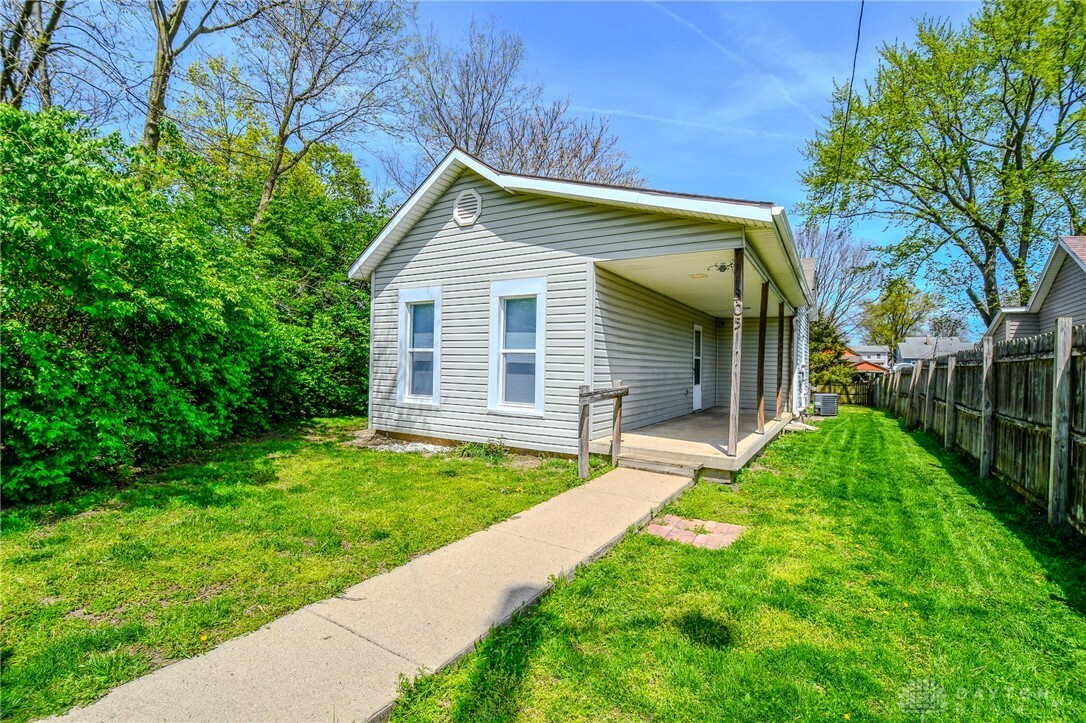 Property Photo: 305 Herrlinger Way OH 45373