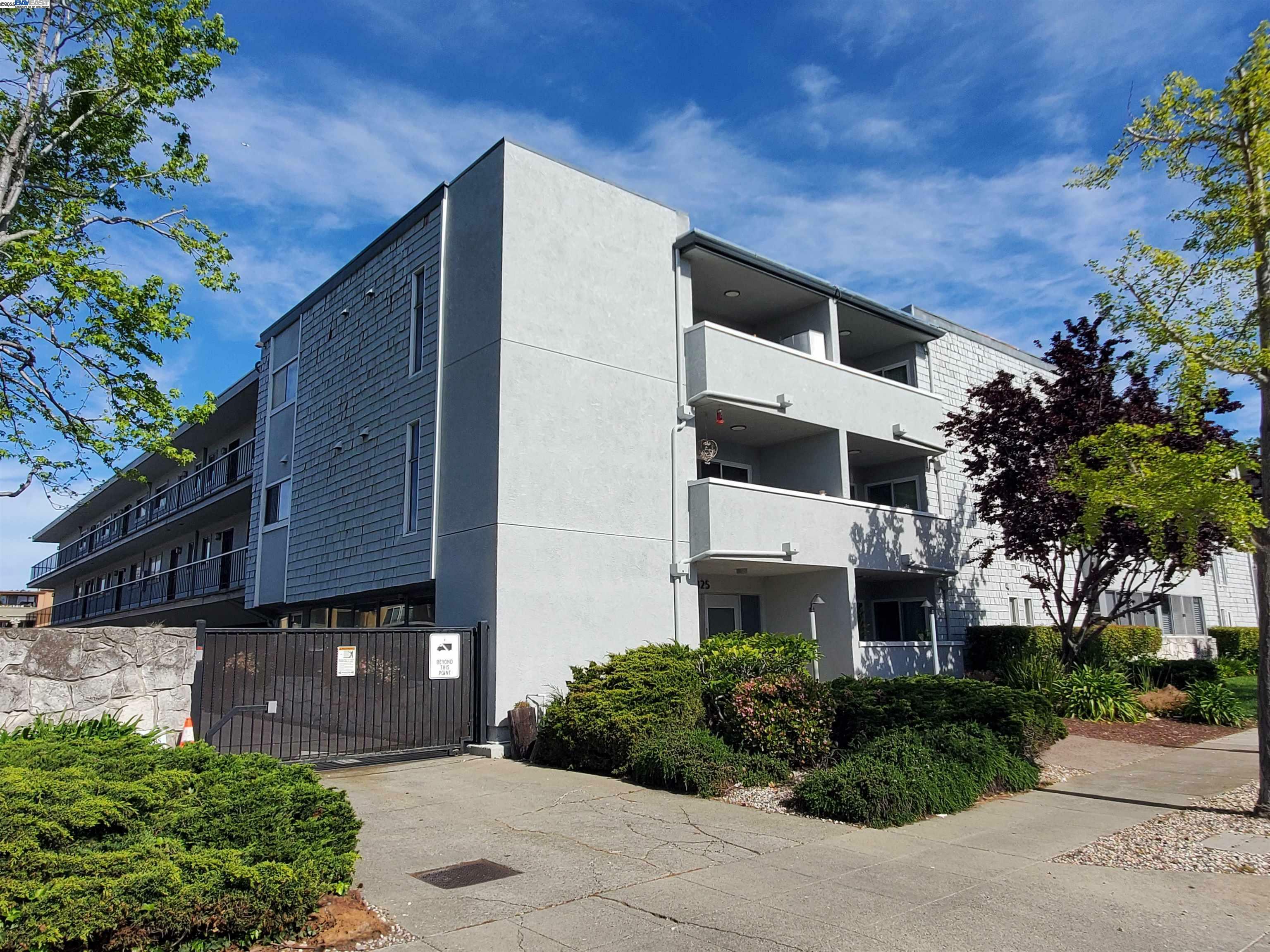 325 Kitty Hawk 114  Alameda CA 94501 photo