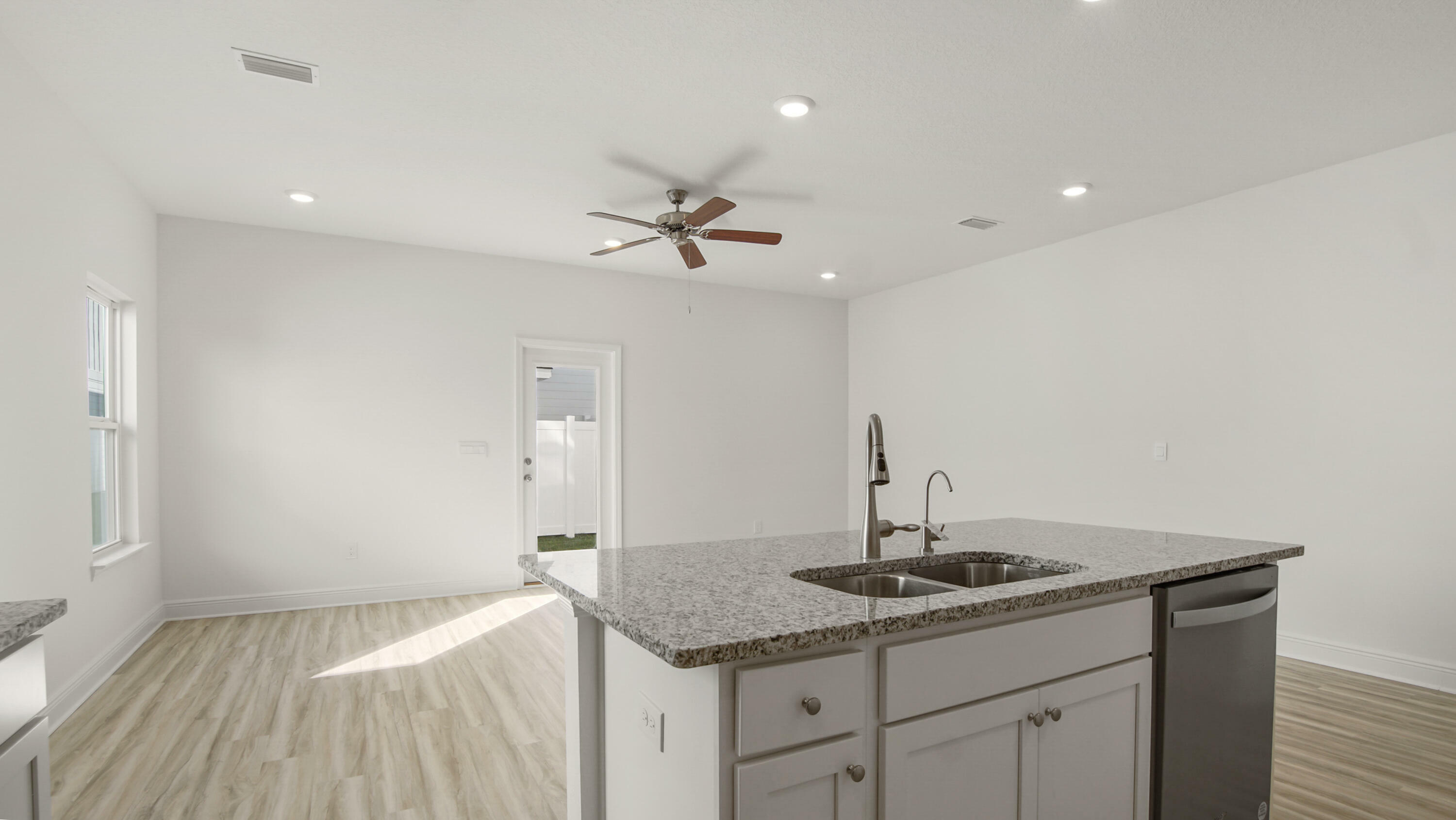 Property Photo: 72 Hawk Street FL 32459