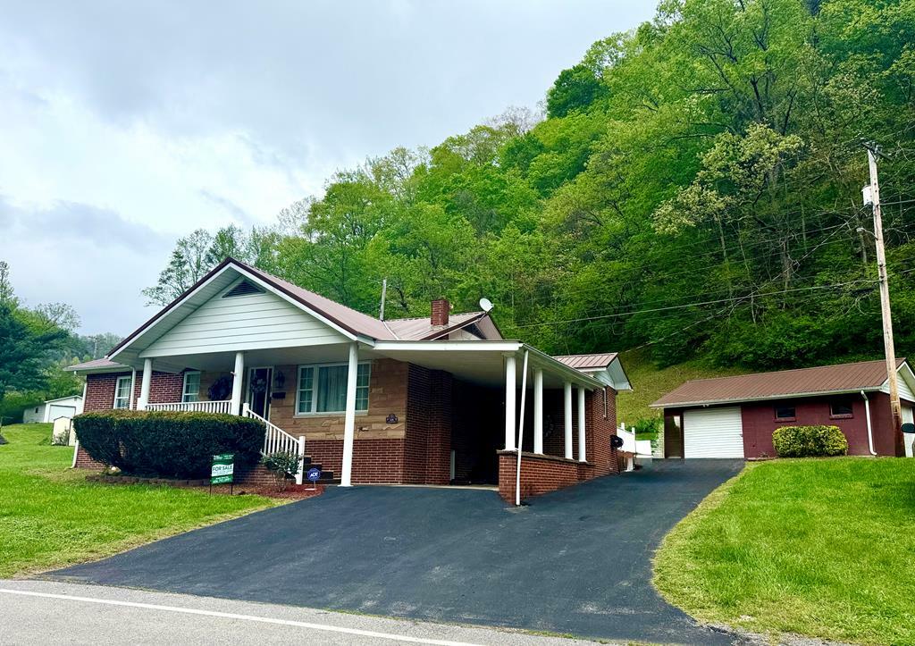Property Photo: 608 Beaver Creek Road KY 41522