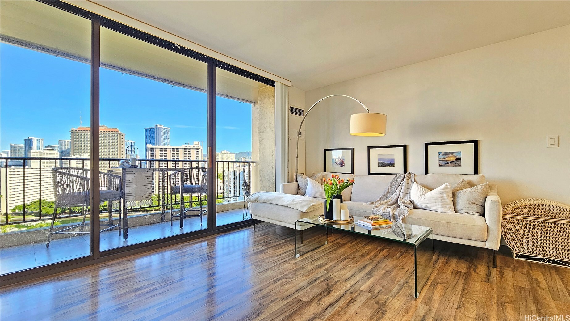 Property Photo: 411 Hobron Lane 1810 HI 96815
