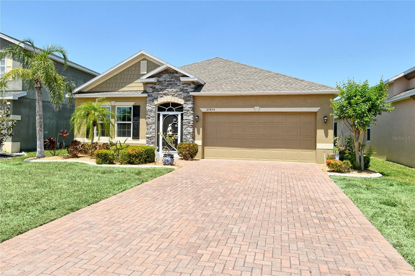 Property Photo: 27854 Arrowhead Circle FL 33982