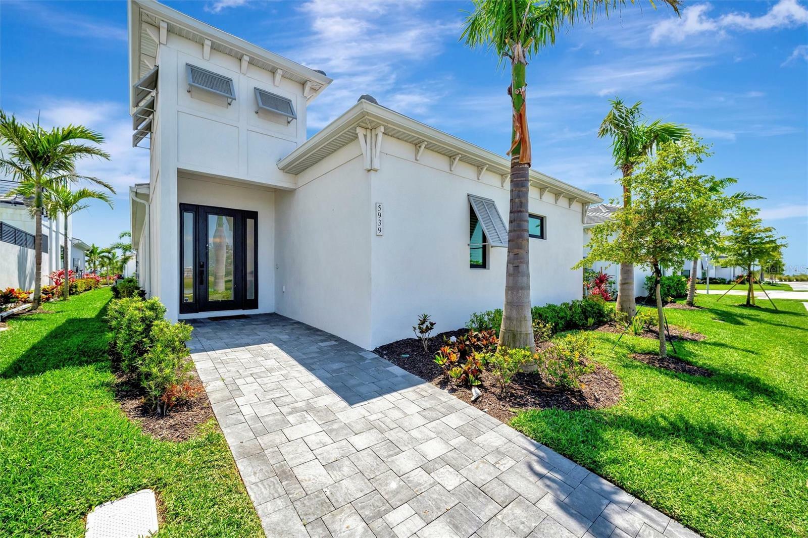 Property Photo: 5939 Redbay Boulevard FL 34210
