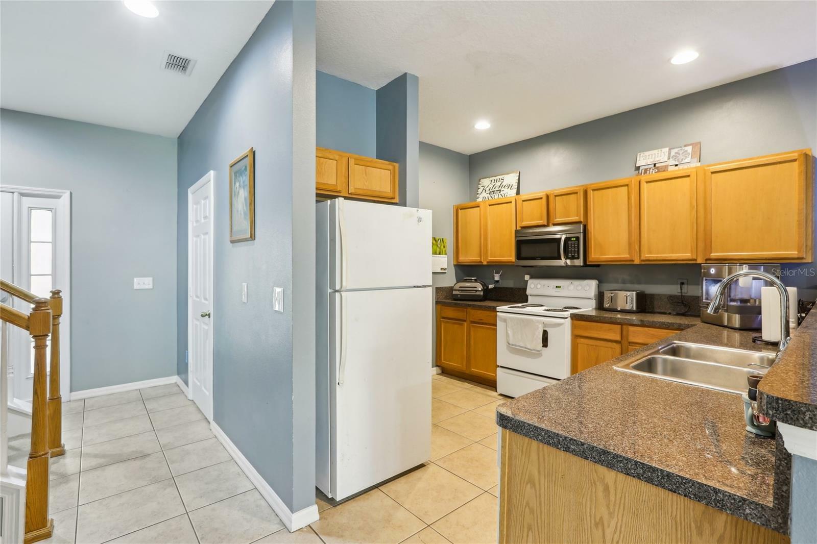 Property Photo: 8125 Stone Path Way FL 33647