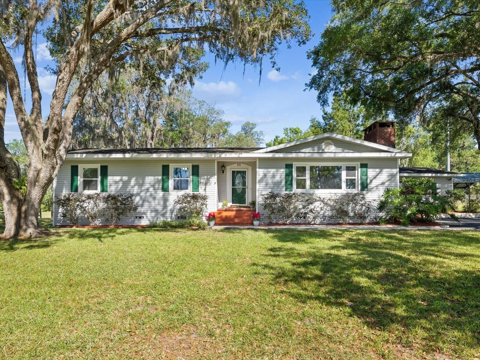 Property Photo:  196 Lark Avenue  FL 34601 