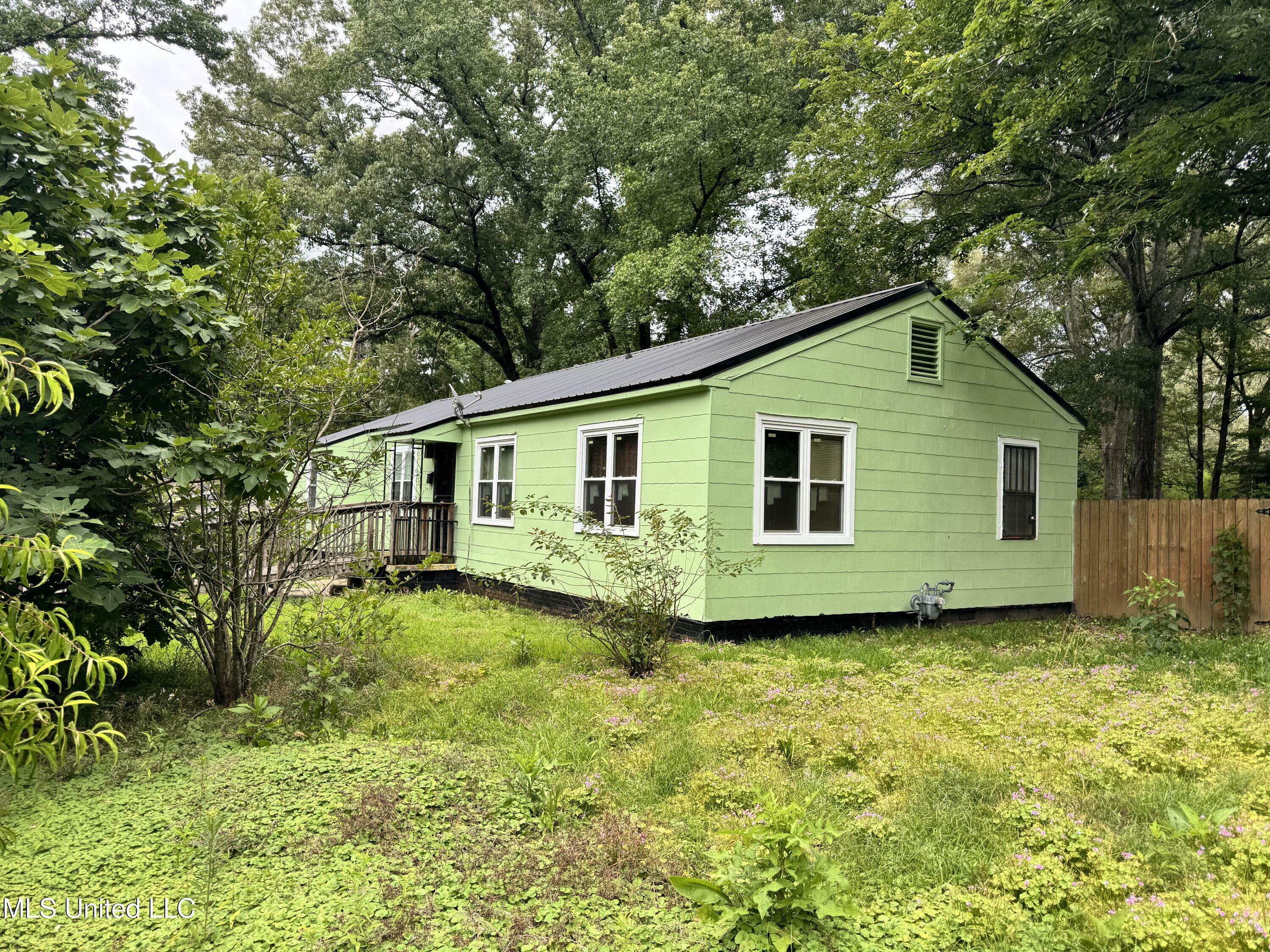Property Photo: 697 Woody Drive MS 39212