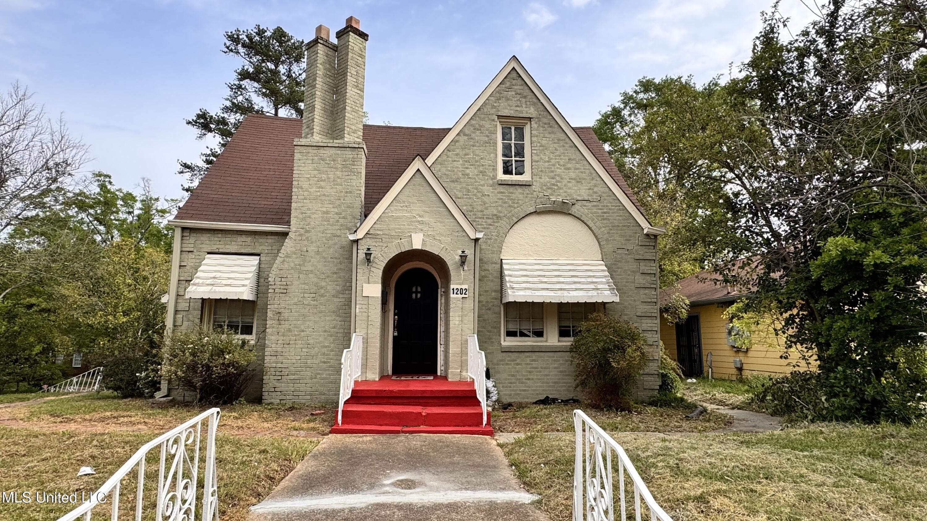 Property Photo: 1202 Fortification Street MS 39202