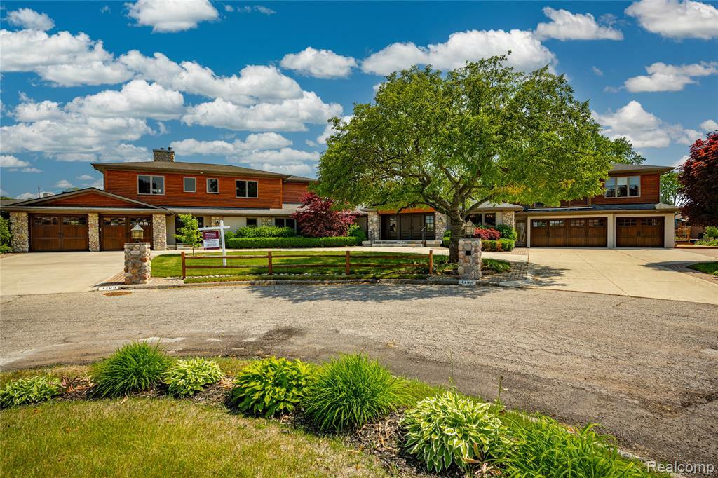 Property Photo: 4190 Aquarina Street MI 48329 2118
