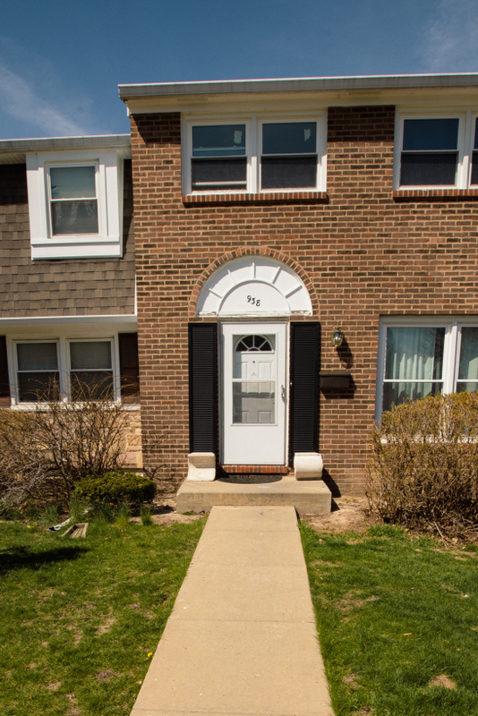 Property Photo: 938 Cardiff Court IL 60194