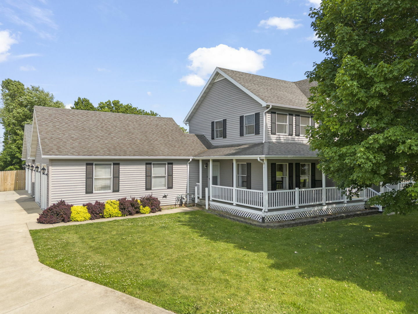 Property Photo:  2398 S Williamsburg Drive  IL 60586 