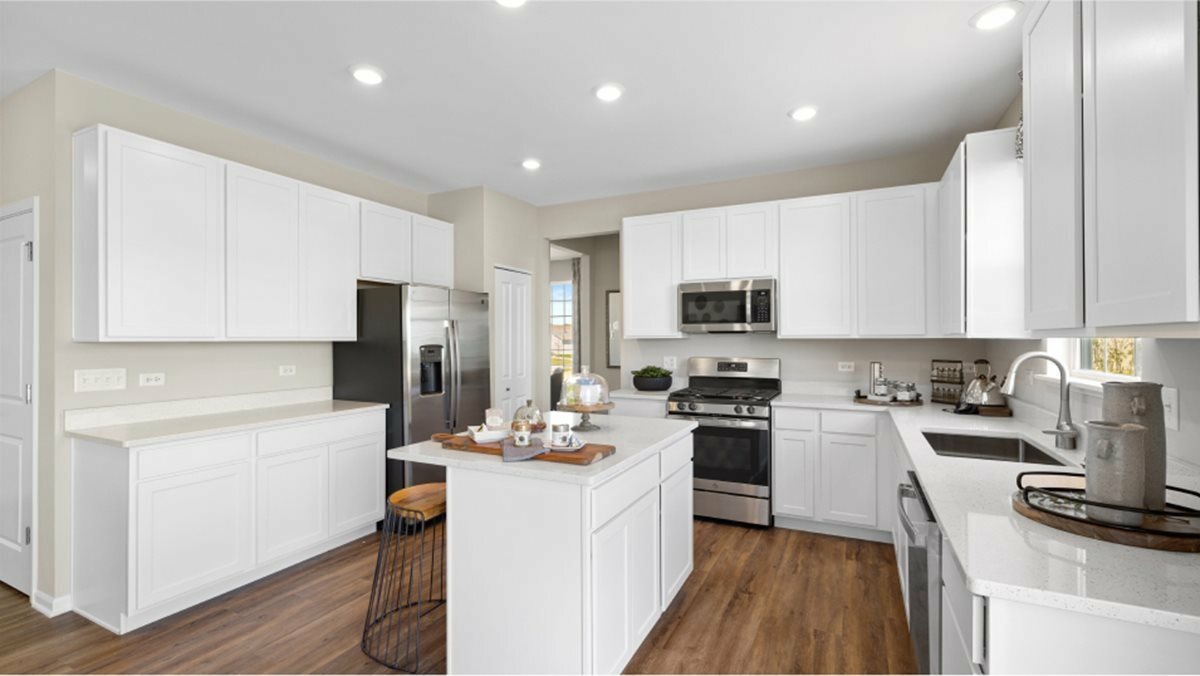 Property Photo: 612 Murdock Place IL 60543
